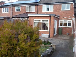 Cherry Palace 3 BD Parking Spaces groups