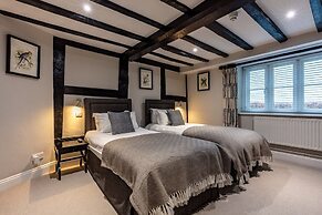 Cowdray Lodge
