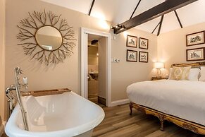 Cowdray Lodge