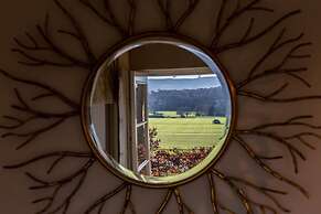 Cowdray Lodge