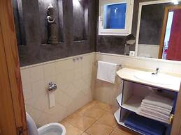 Detached House With Private Pool Near the Beach