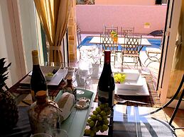 Detached House With Private Pool Near the Beach