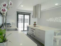 Belvilla by OYO Atzur