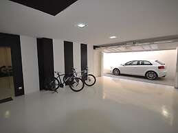 Belvilla by OYO Atzur