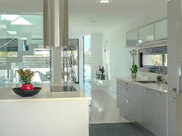 Belvilla by OYO Atzur