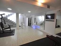 Belvilla by OYO Atzur