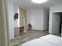 Mesón-Hostal La Cabaña