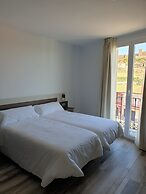 Mesón-Hostal La Cabaña