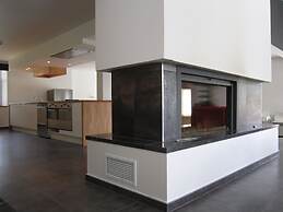 Large Cozy Cottage With Home Cinema