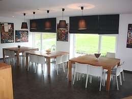 Large Cozy Cottage With Home Cinema