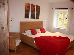 Large Cozy Cottage With Home Cinema