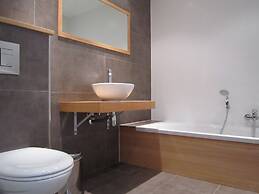 Large Cozy Cottage With Home Cinema