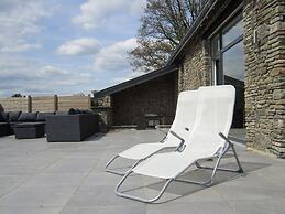 Large Cozy Cottage With Home Cinema