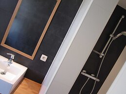 Large Cozy Cottage With Home Cinema