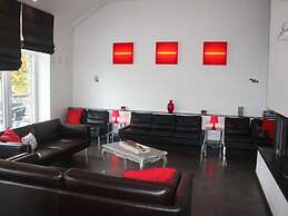 Large Cozy Cottage With Home Cinema