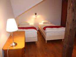 Large Cozy Cottage With Home Cinema