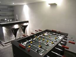 Large Cozy Cottage With Home Cinema