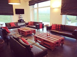 Large Cozy Cottage With Home Cinema