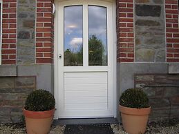 Large Cozy Cottage With Home Cinema