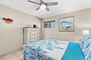 Quiet Bayfront Condo w/ Boat Slips & Fishing Pier!