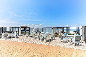 Quiet Bayfront Condo w/ Boat Slips & Fishing Pier!