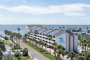 Quiet Bayfront Condo w/ Boat Slips & Fishing Pier!