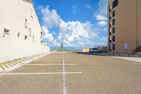 Quiet Bayfront Condo w/ Boat Slips & Fishing Pier!