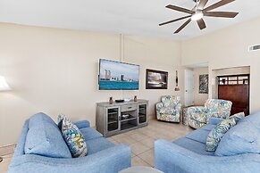 Quiet Bayfront Condo w/ Boat Slips & Fishing Pier!