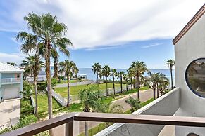 Quiet Bayfront Condo w/ Boat Slips & Fishing Pier!