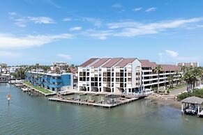 Quiet Bayfront Condo w/ Boat Slips & Fishing Pier!