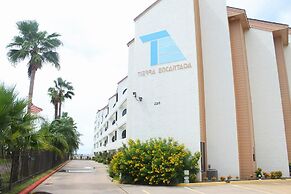 Quiet Bayfront Condo w/ Boat Slips & Fishing Pier!