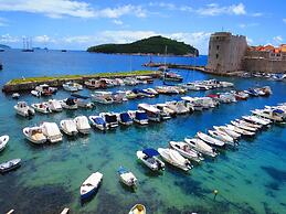 Modern Apartment in Mocici With Terrace