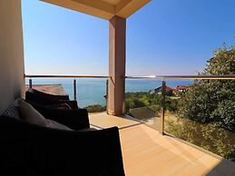 Charming Holiday Home in Cara With Swimming Pool