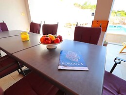 Charming Holiday Home in Cara With Swimming Pool