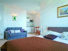 Charming Holiday Home in Cara With Swimming Pool