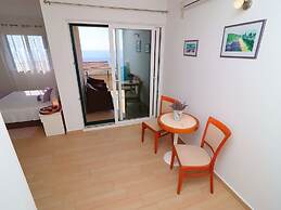 Charming Holiday Home in Cara With Swimming Pool