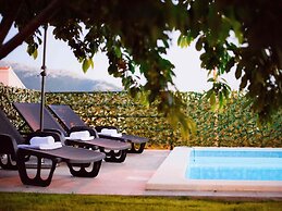 Peaceful Retreat in a Hill Landscape near Split