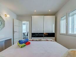 Apartment in Arbanija With Terrace