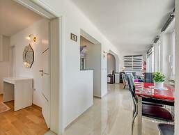 Apartment in Arbanija With Terrace