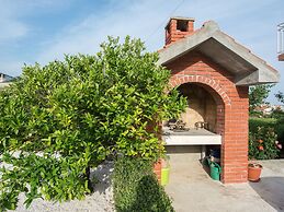 Modern Apartment in Seget Donji With View of the Sea