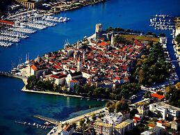 Modern Apartment in Seget Donji With View of the Sea