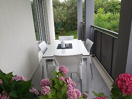 Modern Apartment in Kastel Stafilic With Fenced Garden