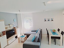 Modern Apartment in Kastel Stafilic With Fenced Garden