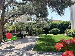 Modern Apartment in Kastel Stafilic With Fenced Garden