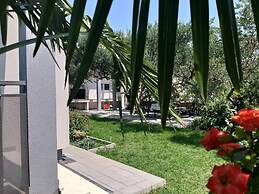 Modern Apartment in Kastel Stafilic With Fenced Garden