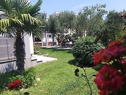 Modern Apartment in Kastel Stafilic With Fenced Garden