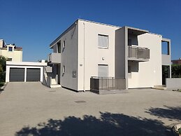 Modern Apartment in Kastel Stafilic With Fenced Garden
