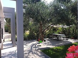 Modern Apartment in Kastel Stafilic With Fenced Garden