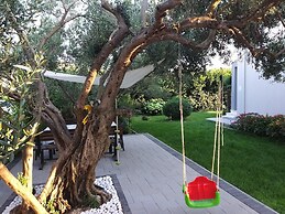 Modern Apartment in Kastel Stafilic With Fenced Garden