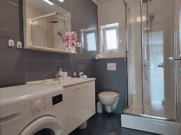 Modern Apartment in Kastel Stafilic With Fenced Garden